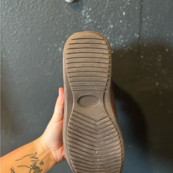 Men's Totes Brown Leather Chukka Boots with Strap - Picture 7 of 8